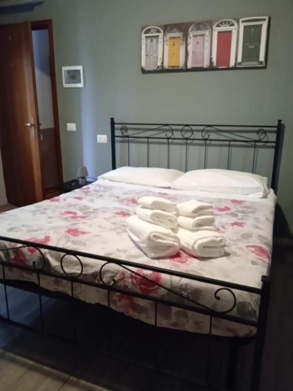 Hotel D 2 Non Accettiamo Franciesi Parma Bagian luar foto